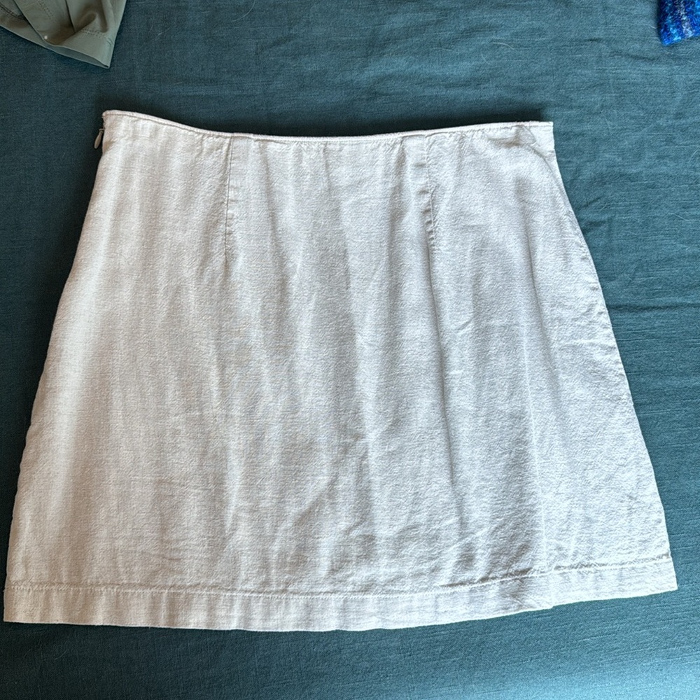 Abercrombie & Fitch Cream Mini Skirt - Picture 5 of 5
